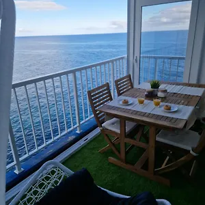 https://apartment-inside-the-wave.tenerifehoteles.net
